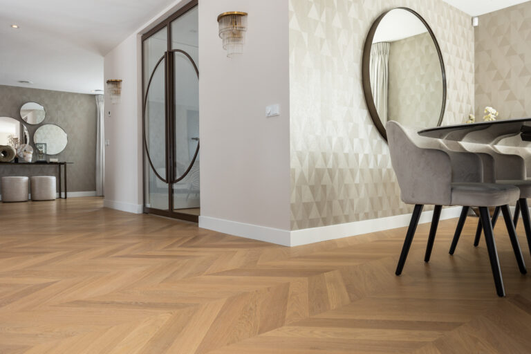 Woonhuis Badhoevedorp, Eiken tapis Hongaarse punt 90 x 600 in de lak, foto 1